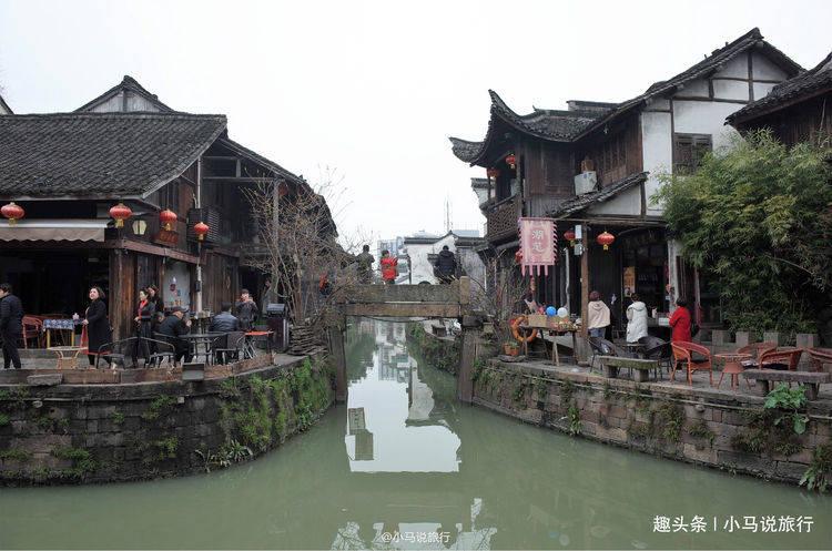 牛仔裤轻松穿出时髦感,简约显瘦又休闲,适合微胖妹子穿吗?-探索你想知道的一切,来牛仔裤轻松穿出时髦感,简约显瘦又休闲,适合微胖妹子穿吗?红迪网吧!